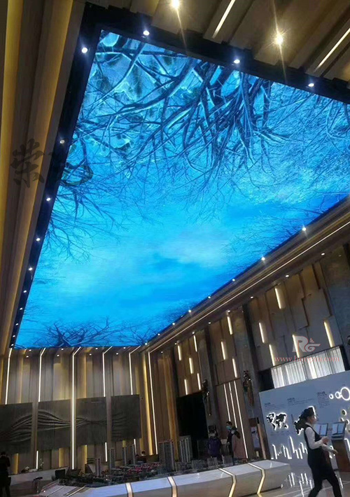 led天幕显示屏营造长沙商业气氛2020年商场天幕led大屏